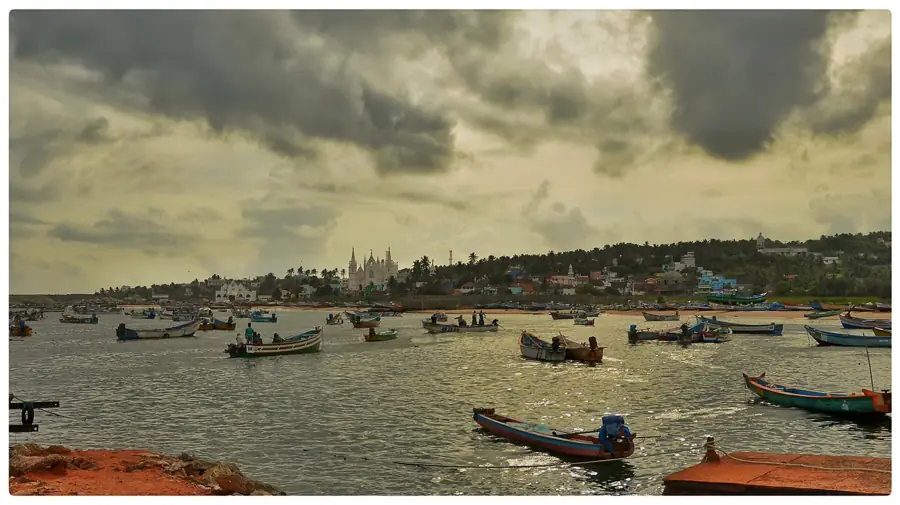The coast either side of the point — Kanyakumari